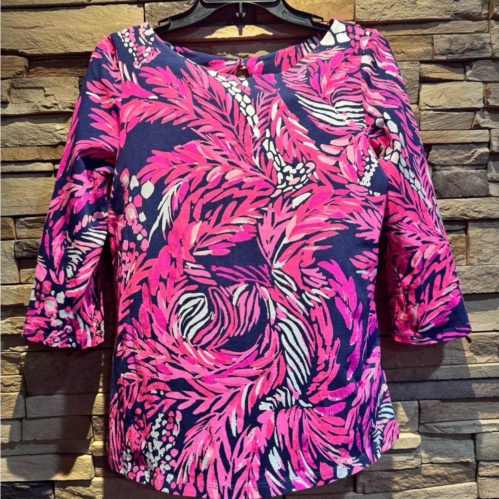 Lilly Pulitzer 3/4 sleeve It’s a jungle in here Top NWOT Size Small
95% cotton